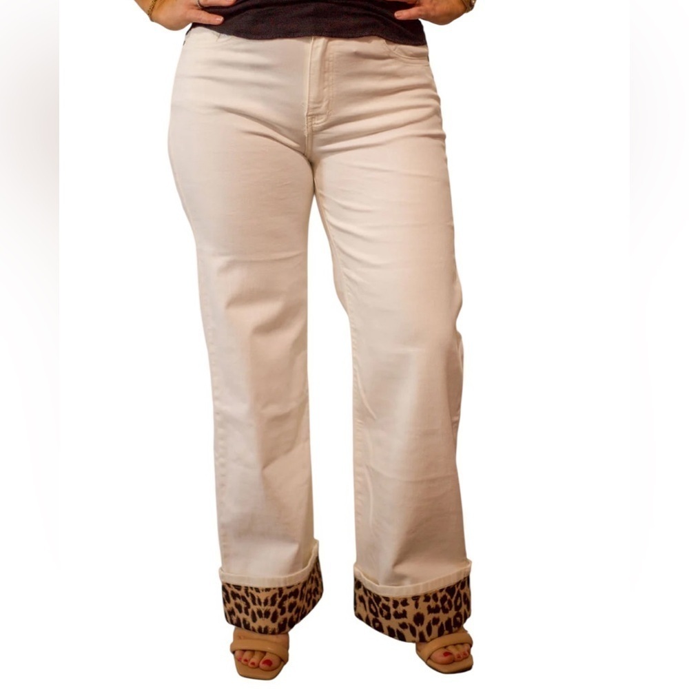 Q2 Premium Denim Womens Sz XS Wide Leg Pants Leopard Print Trim Cream Light Pink